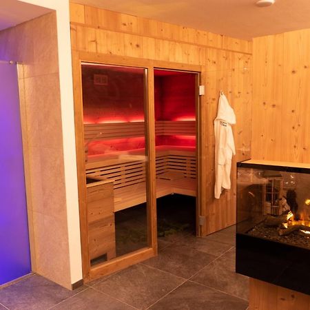 Villa Artic Apartments Campitello di Fassa Exteriör bild