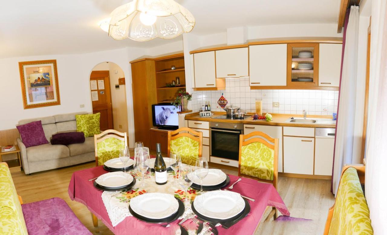 Villa Artic Apartments Campitello di Fassa Exteriör bild