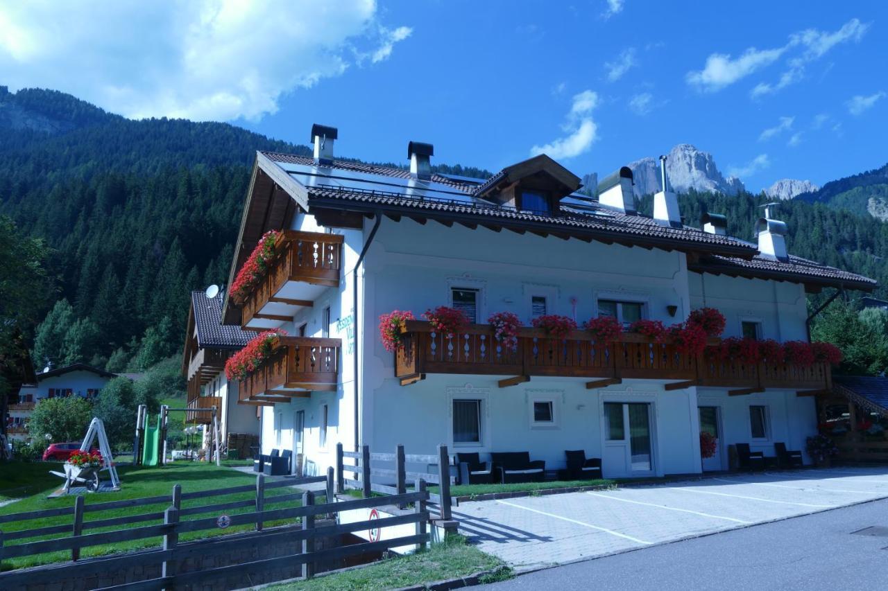 Villa Artic Apartments Campitello di Fassa Exteriör bild